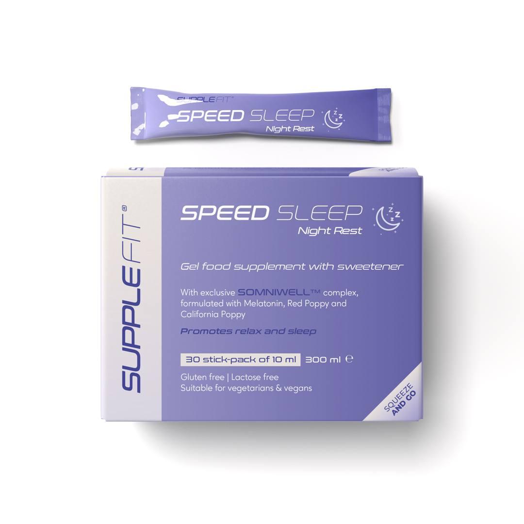 Czyste ujęcie z przodu fioletowo-białego pudełka suplementu diety Supplefit Speed Sleep Night Rest na sen z jedną saszetką żelu umieszczoną nad nim na białym tle. Widoczne logo Supplefit i informacja '30 stick-pack of 10 ml'.